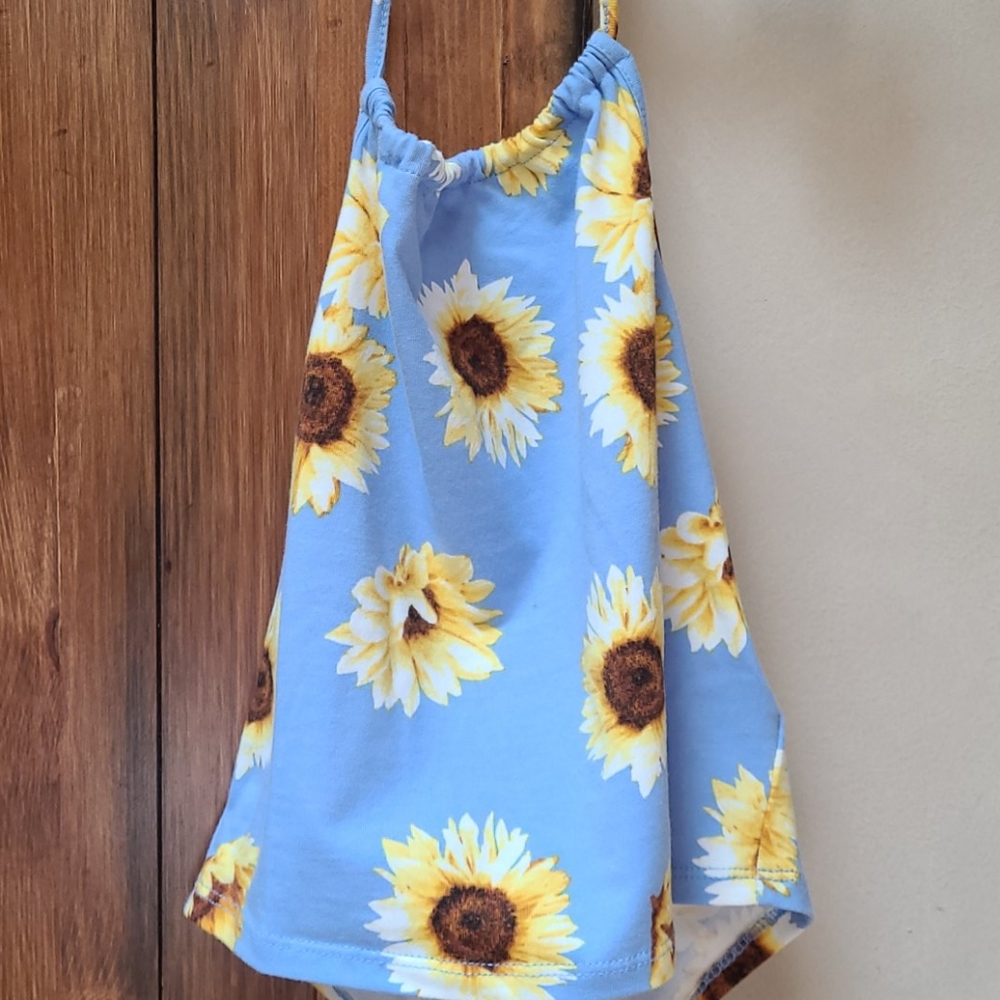 Halter top